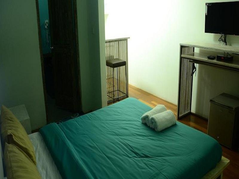 Nau Here Hostel Kuta Lombok Buitenkant foto