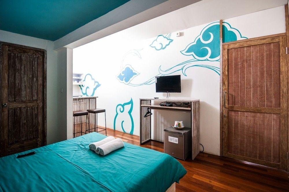 Nau Here Hostel Kuta Lombok Buitenkant foto