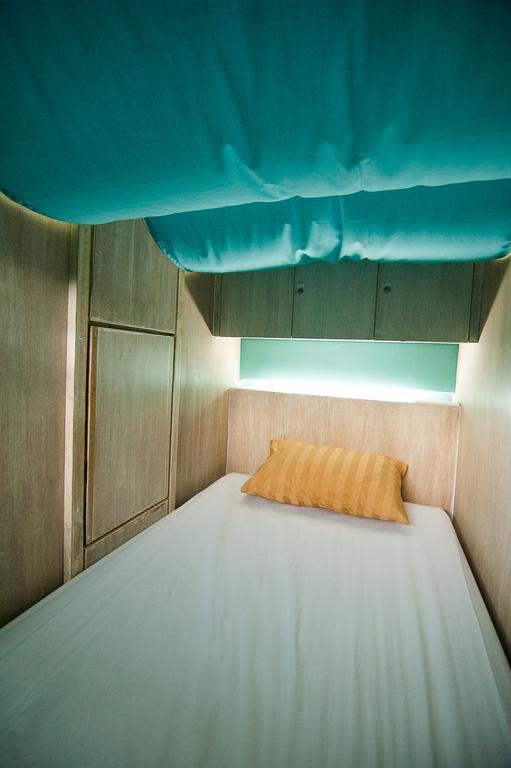Nau Here Hostel Kuta Lombok Buitenkant foto
