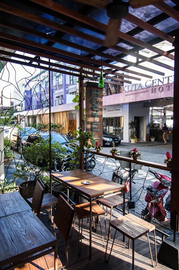 Nau Here Hostel Kuta Lombok Buitenkant foto