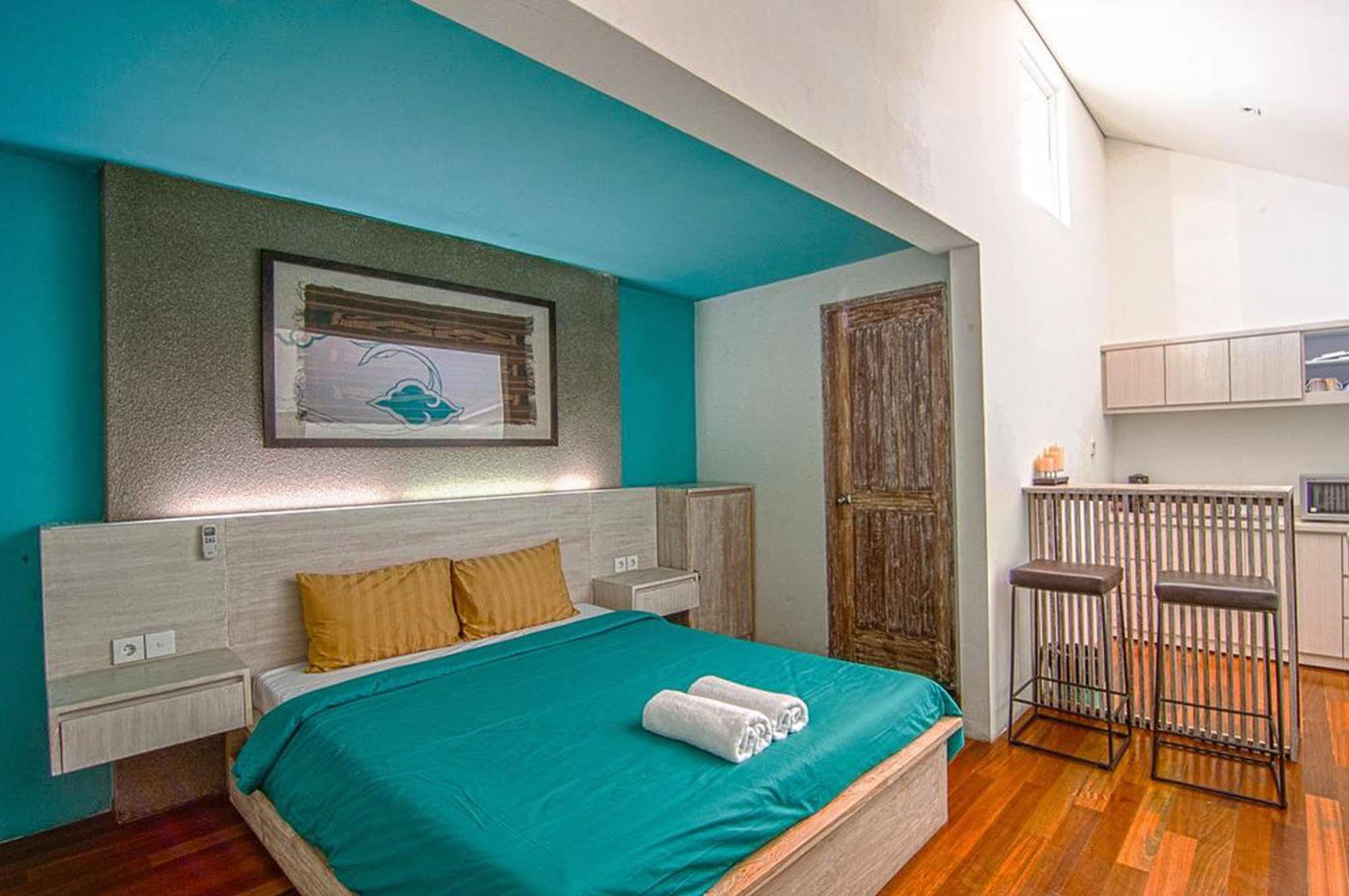 Nau Here Hostel Kuta Lombok Buitenkant foto